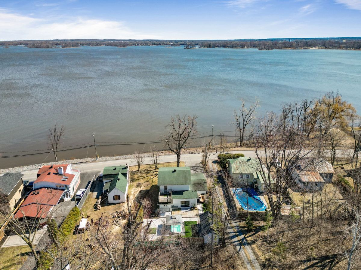 Photographie de la propriété située au 52 Ch. des Chenaux à Vaudreuil-Dorion (Vaudreuil Est)